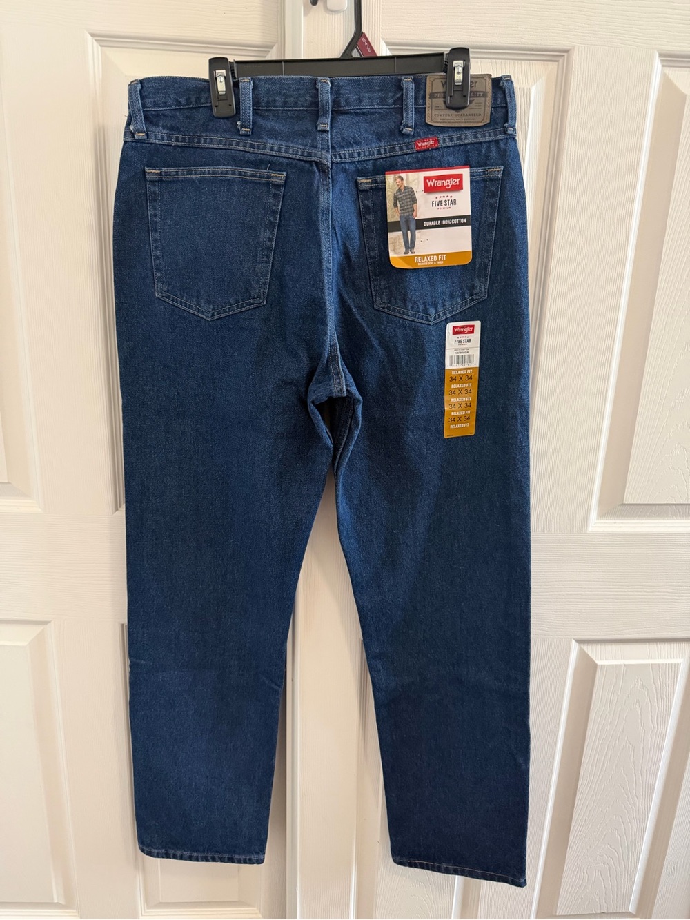 Wrangler Relaxed Fit Men's Jeans in Dark Blue Denim